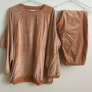 American Eagle Velvet Jogger Set